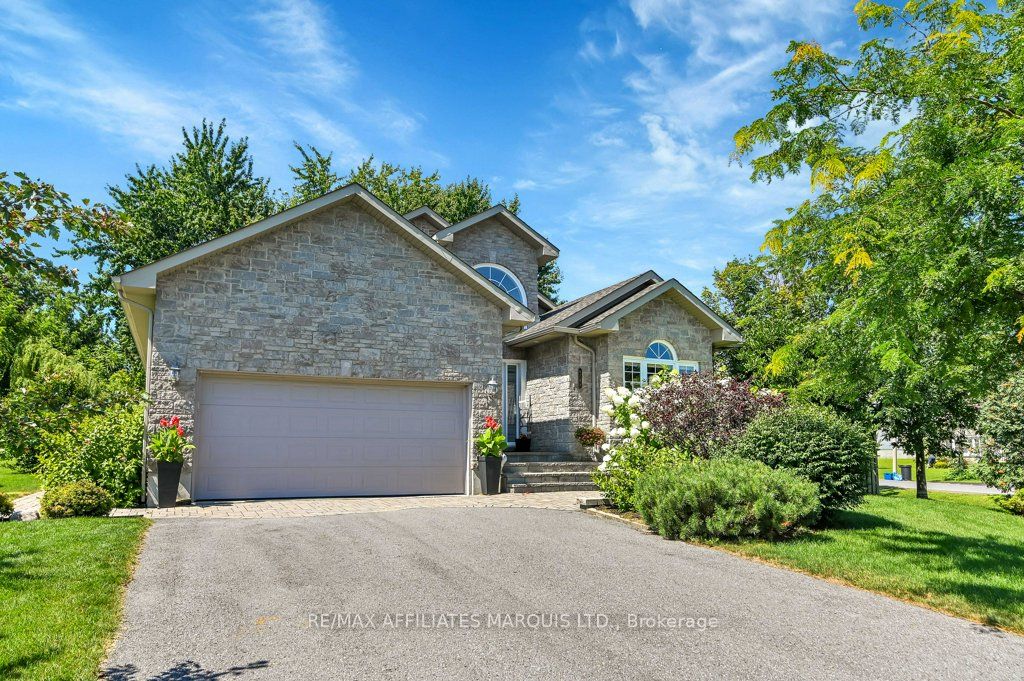 6798 Riverview Drive Property Photo 2