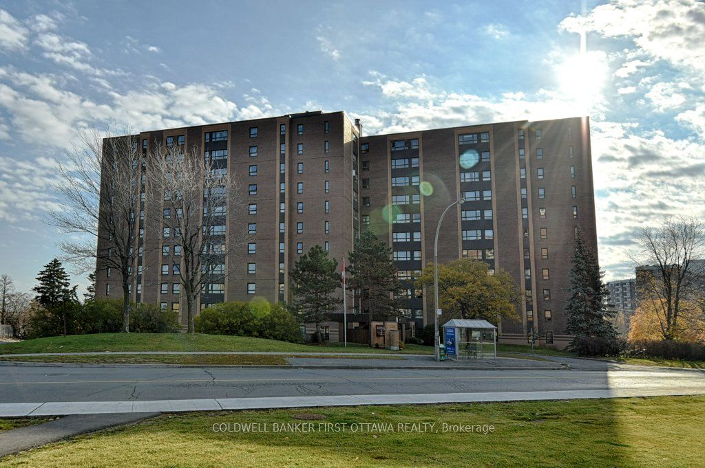 #910 - 1356 Meadowlands Drive Property Photo 1