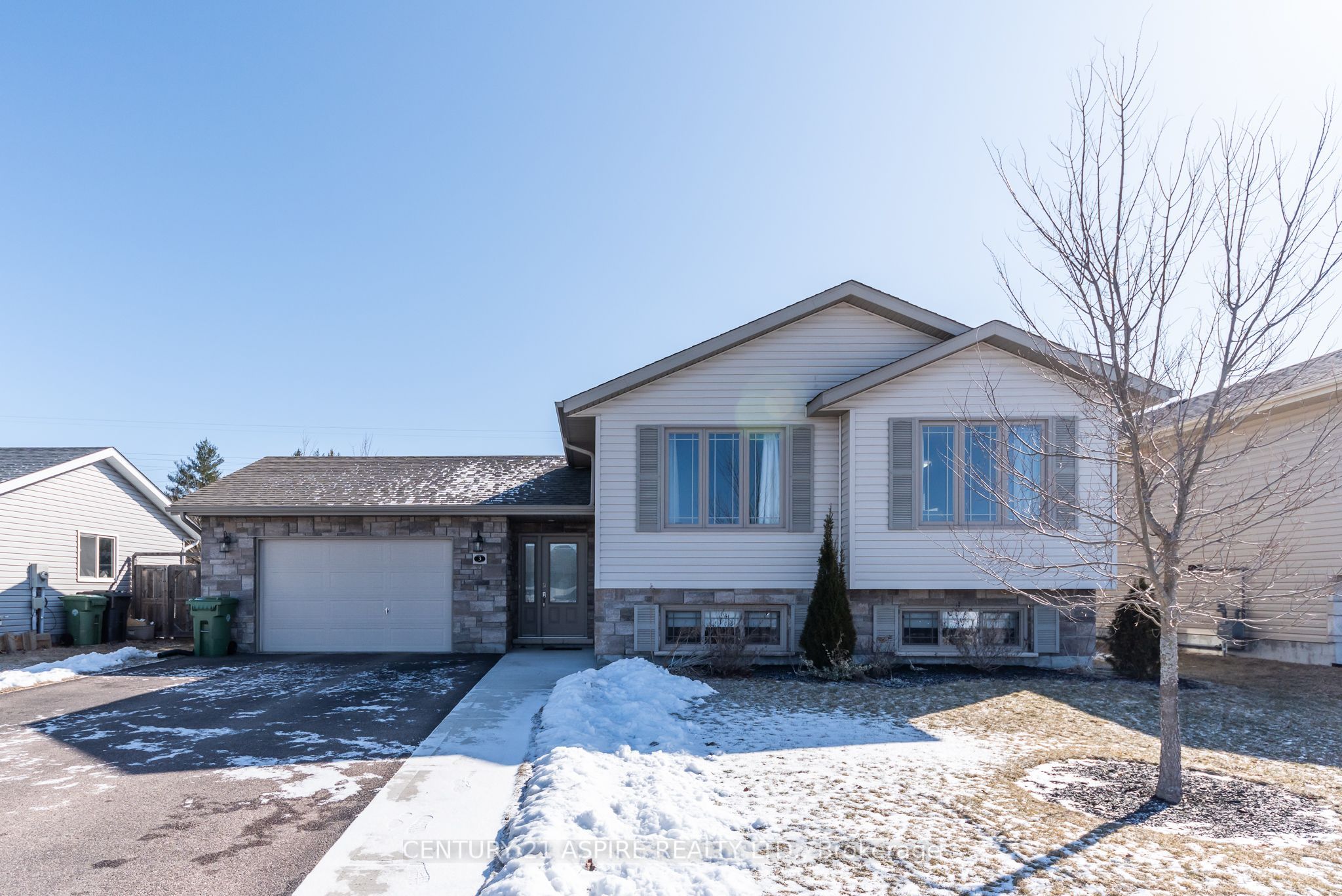 3 Newport Drive Property Photo