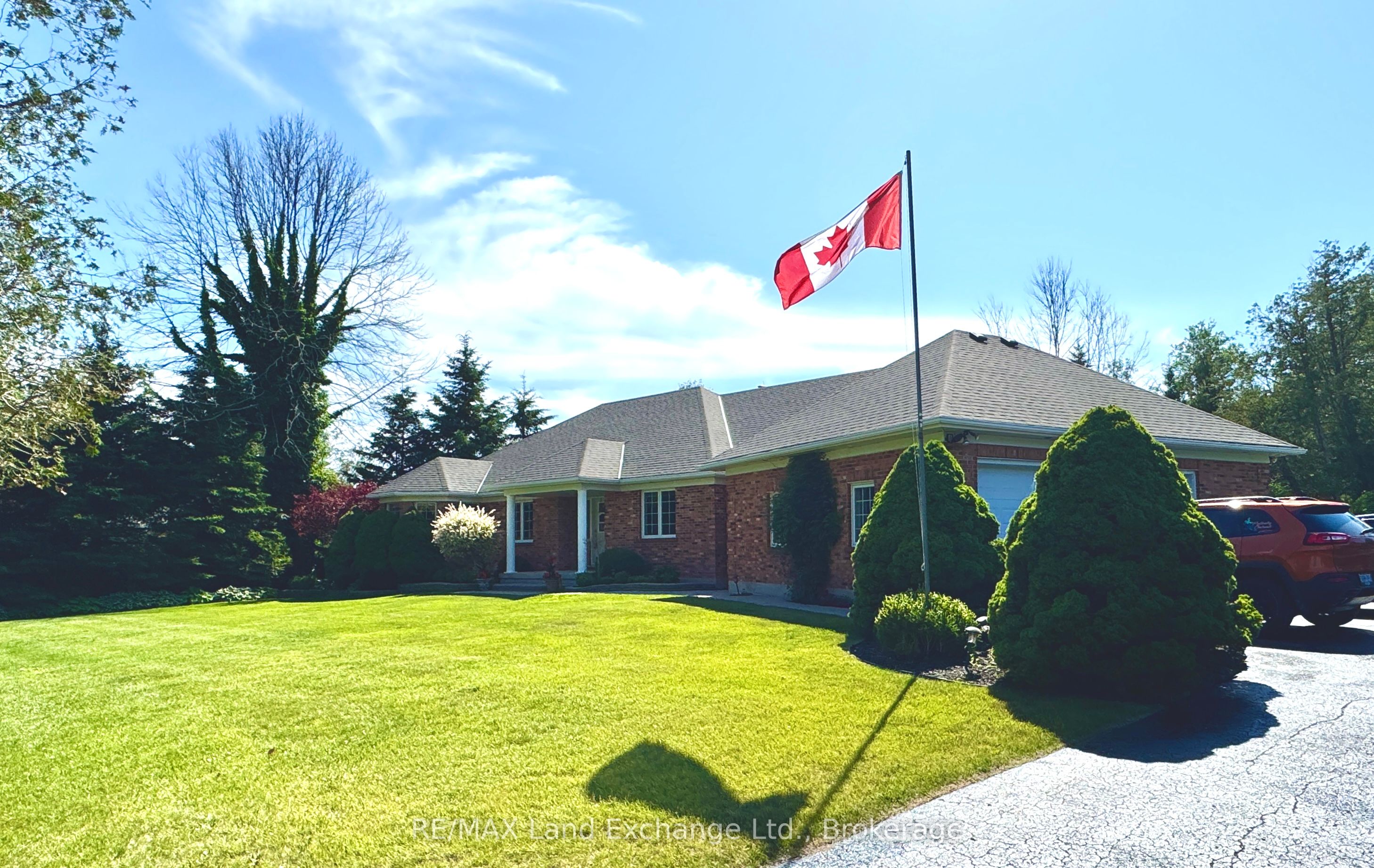115 Deerhurst Drive Property Photo 2