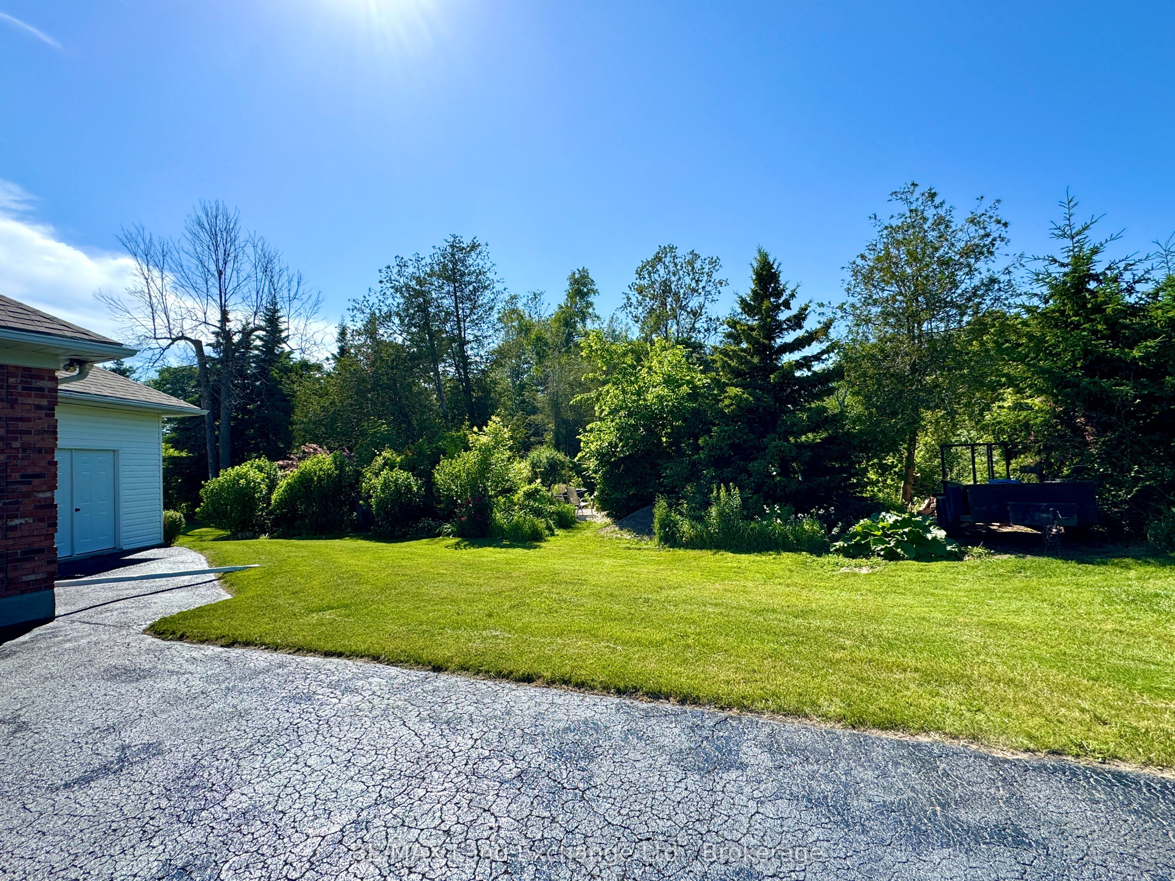 115 Deerhurst Drive Property Photo 3