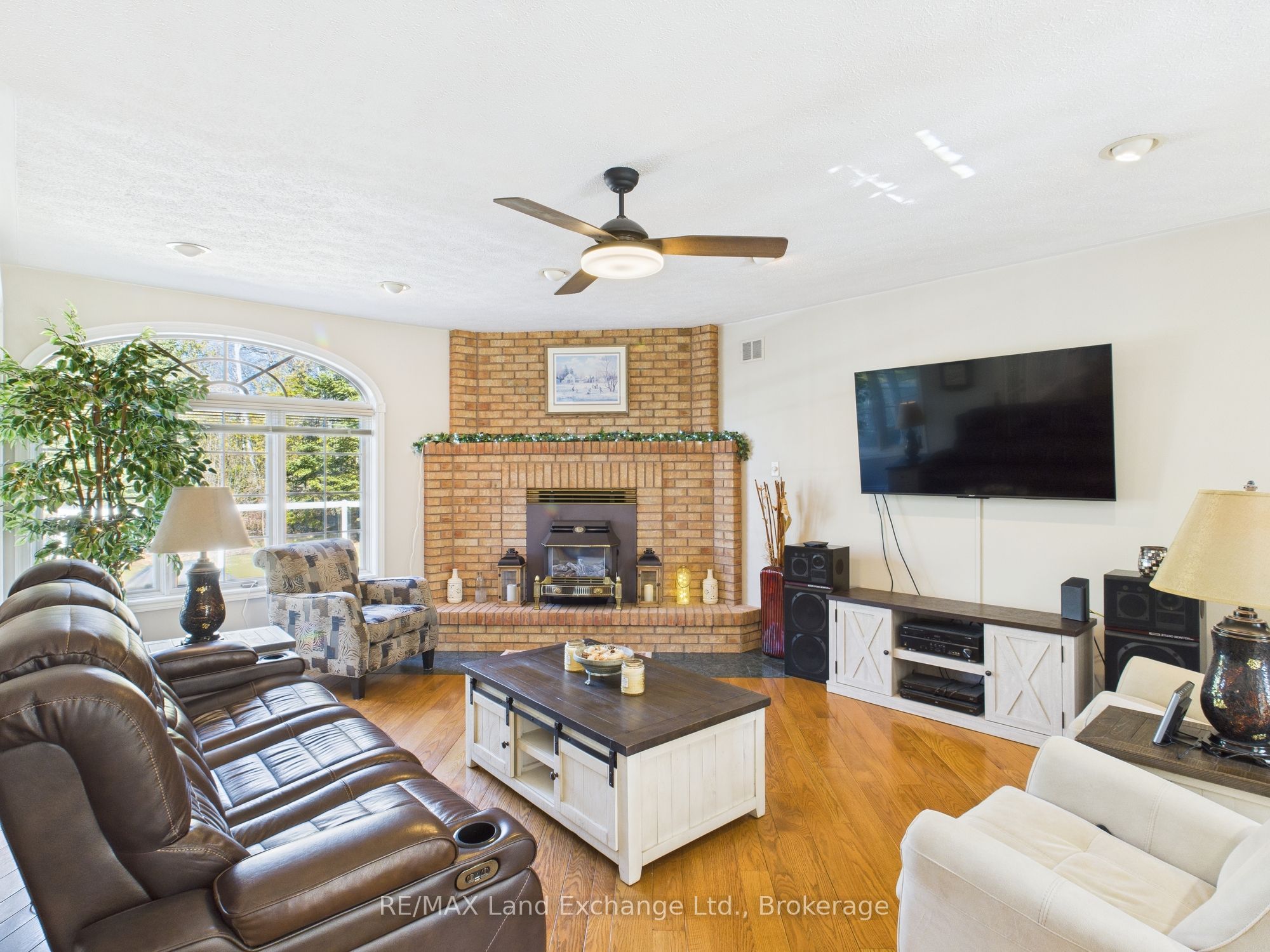 115 Deerhurst Drive Property Photo 8