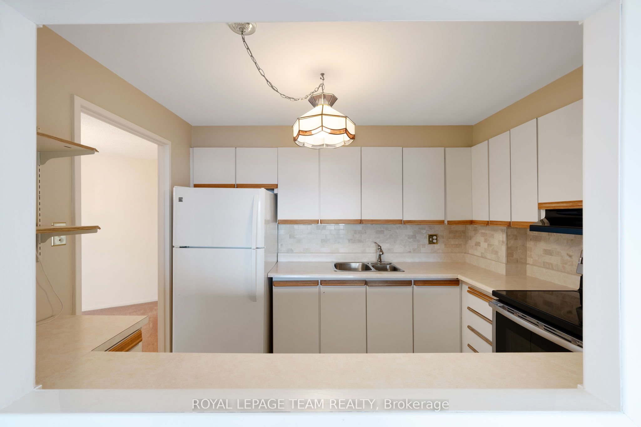 1081 Ambleside Drive 1101 Property Photo 14