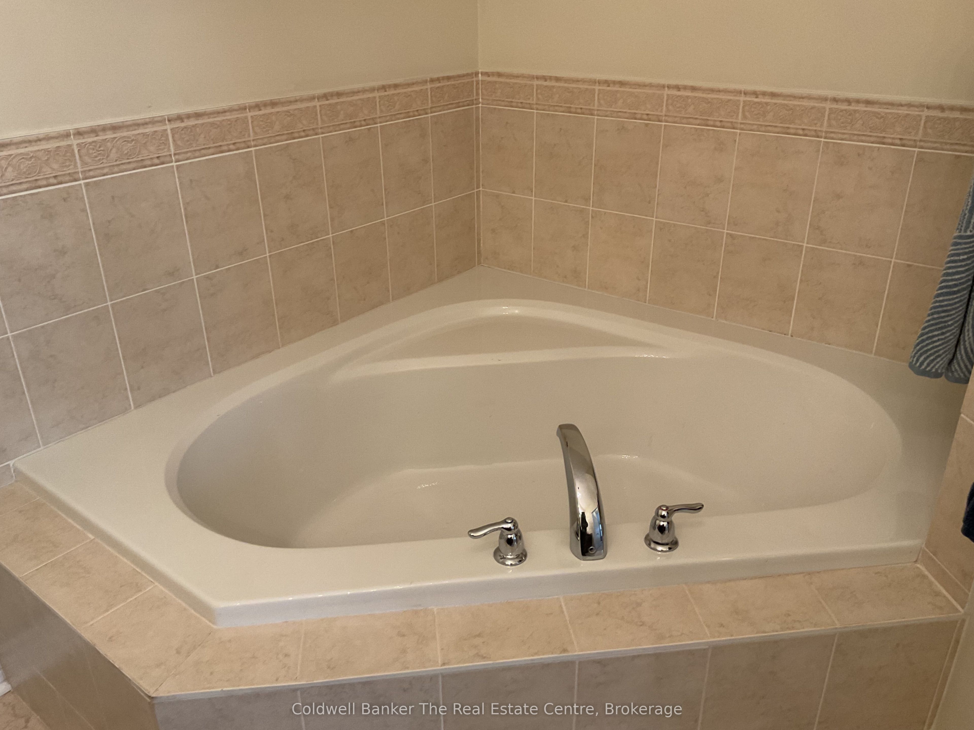 10 Kent Court Property Photo 13