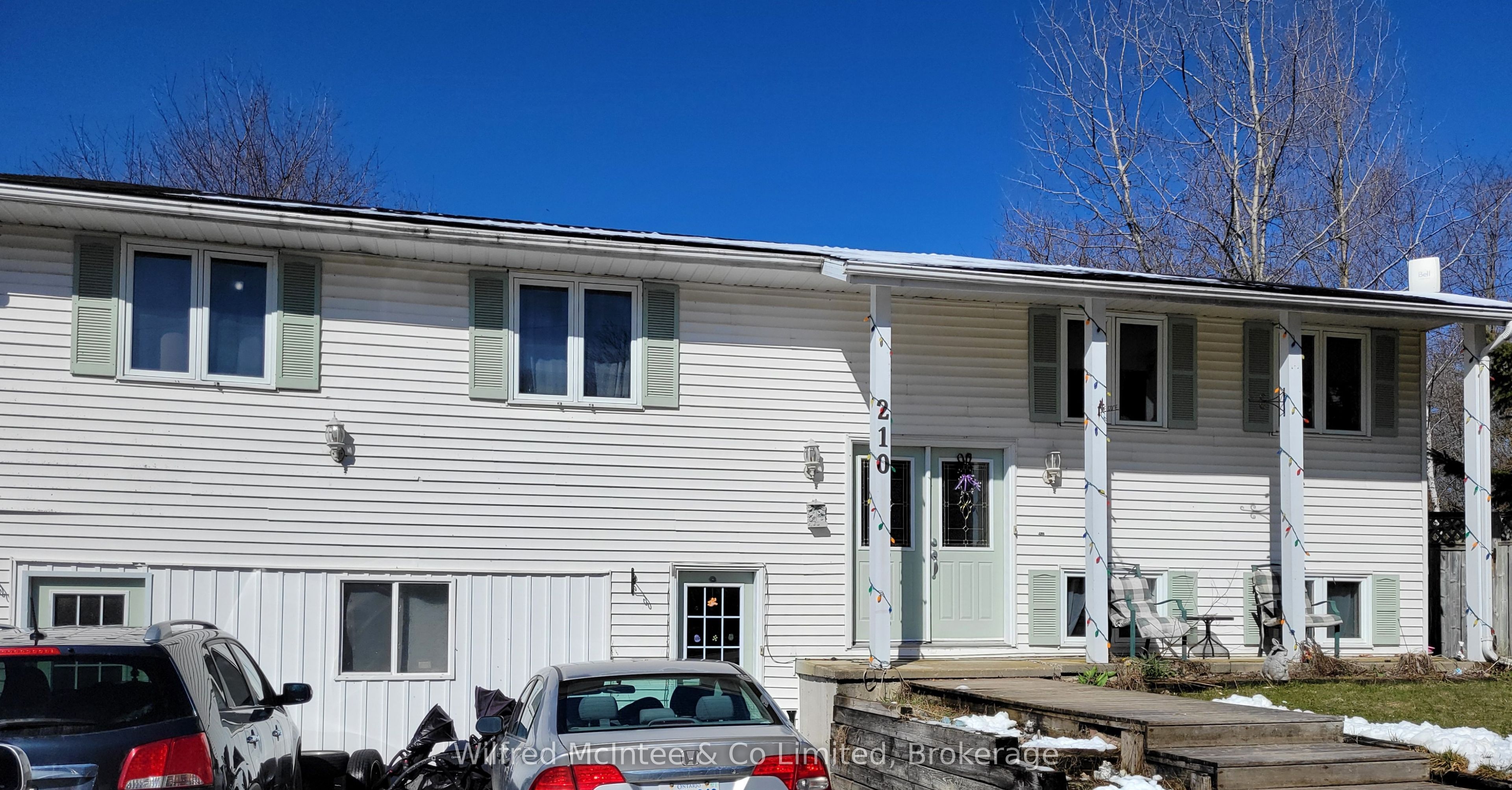 210 Countess Street Property Photo
