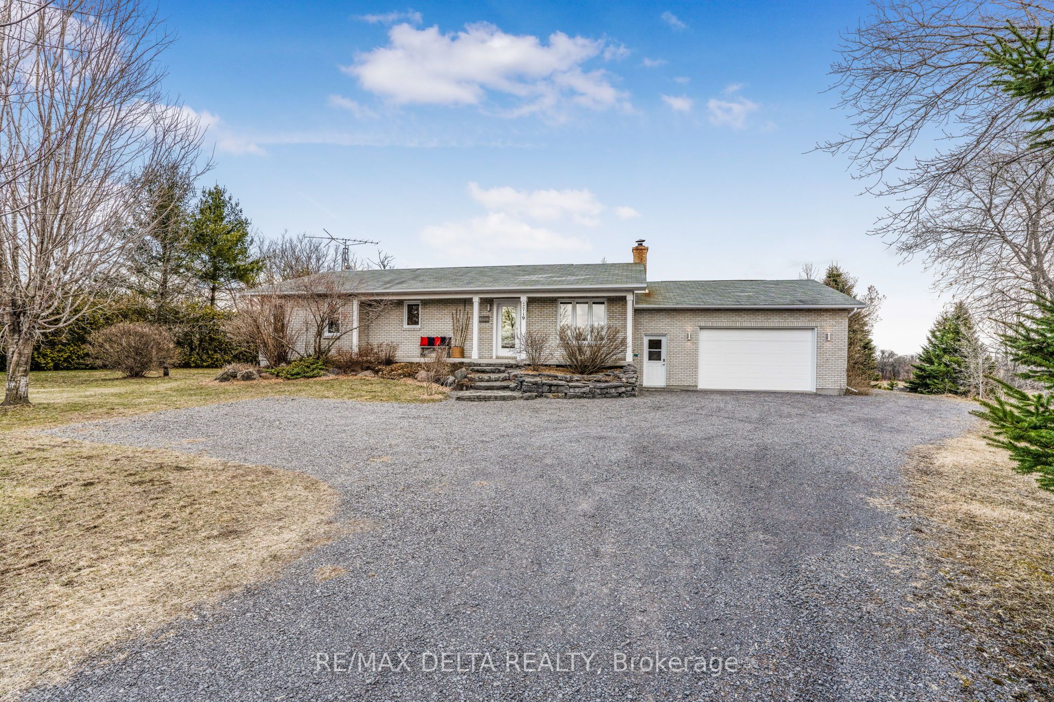 2719 Cassburn Road Property Photo
