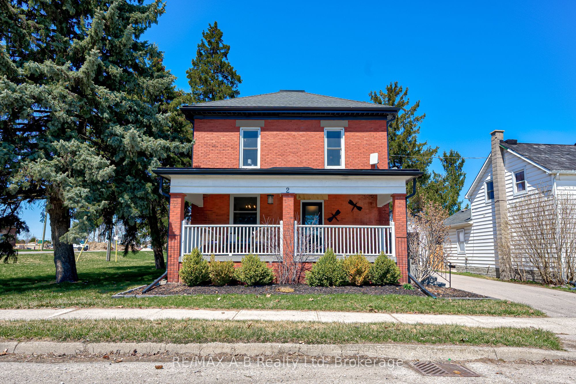 2 Loveys Street Property Photo