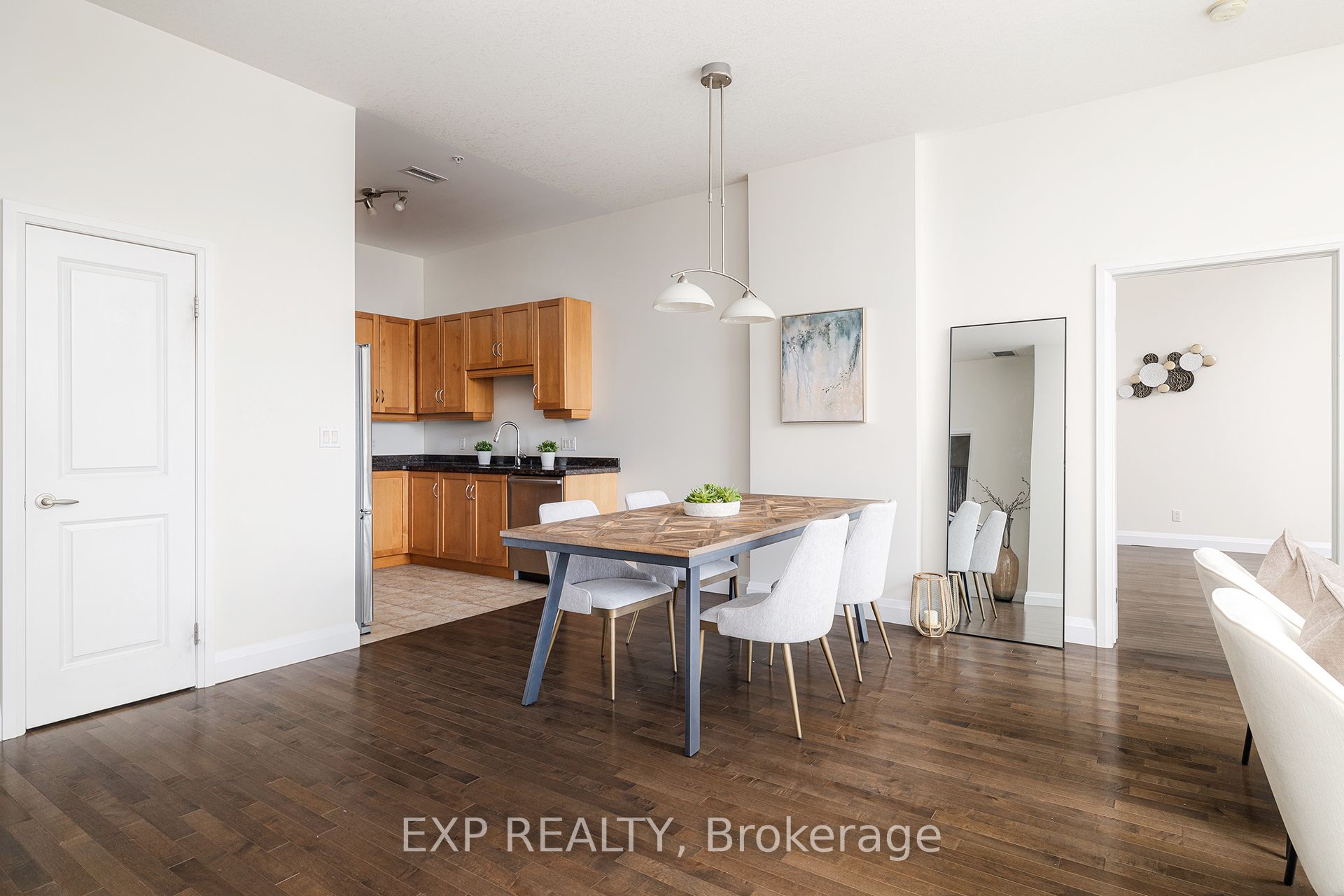 165 Duke Street E 305 Property Photo 5