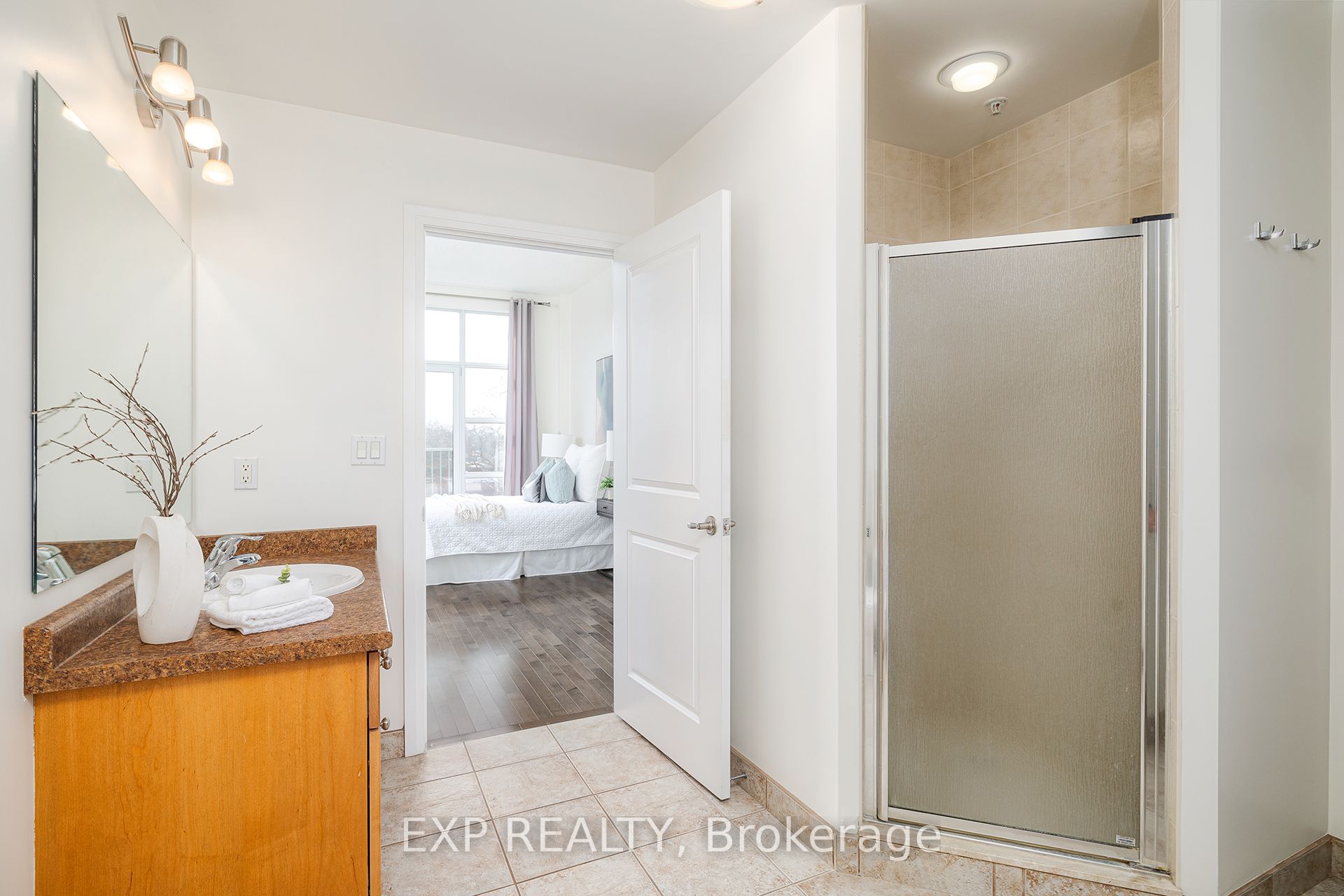 165 Duke Street E 305 Property Photo 15