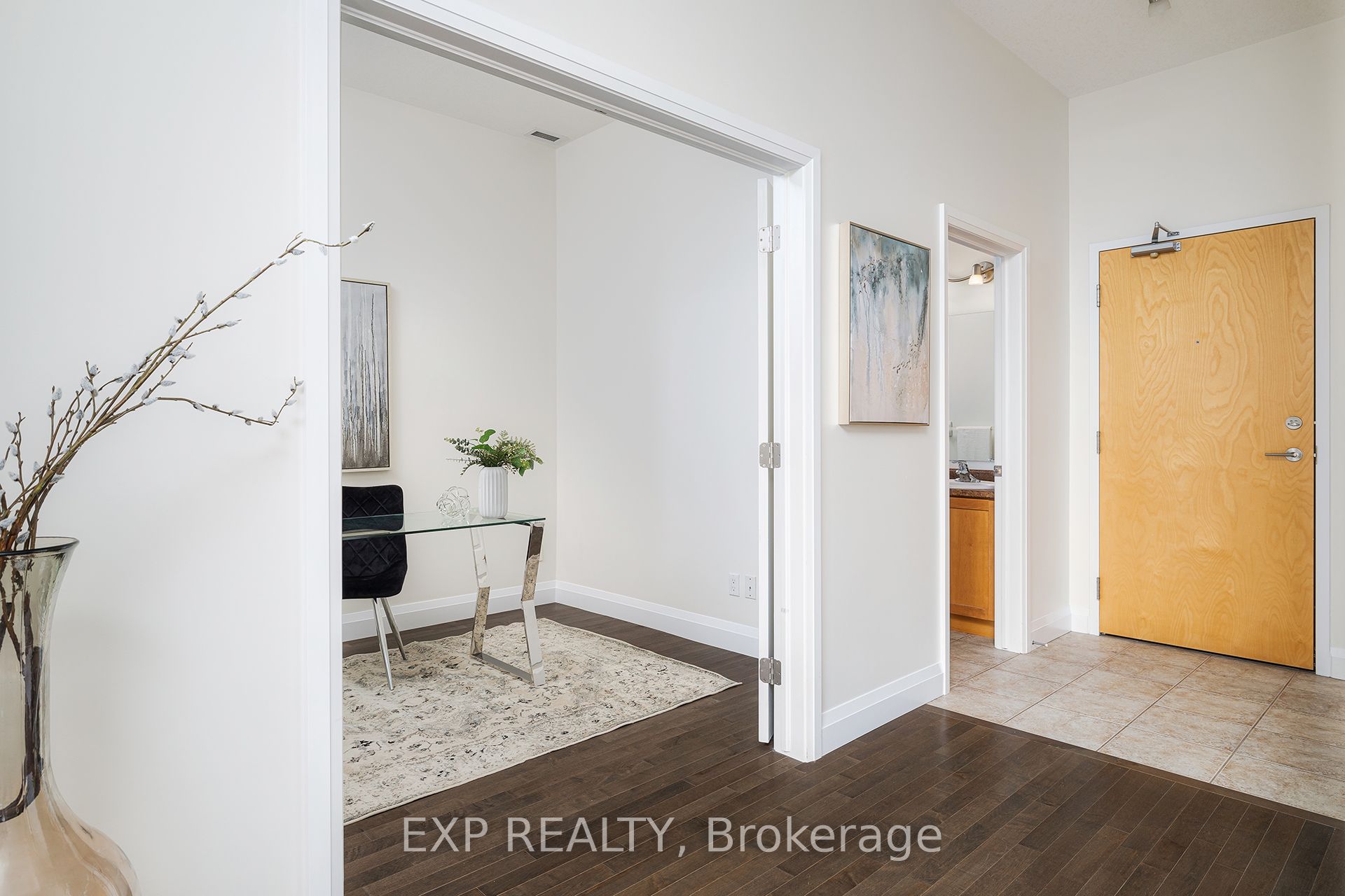 165 Duke Street E 305 Property Photo 19