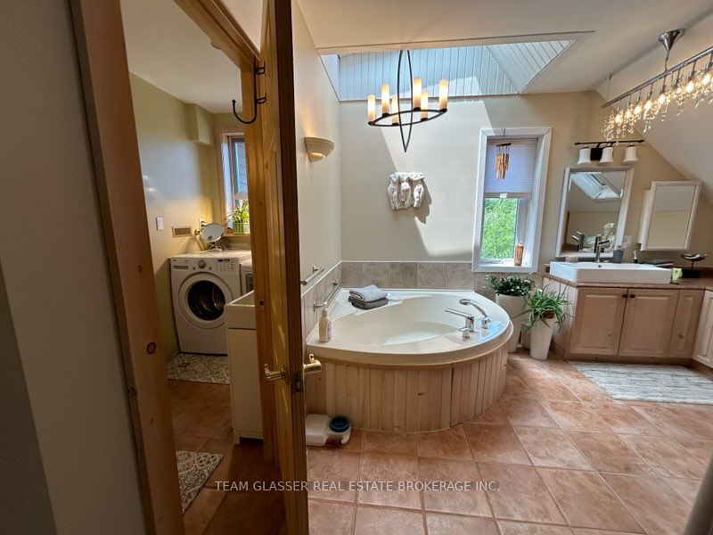 7070 Longwoods Rd Property Photo 44