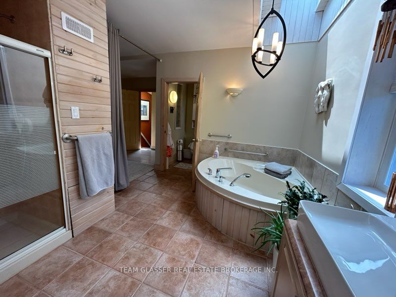 7070 Longwoods Rd Property Photo 45