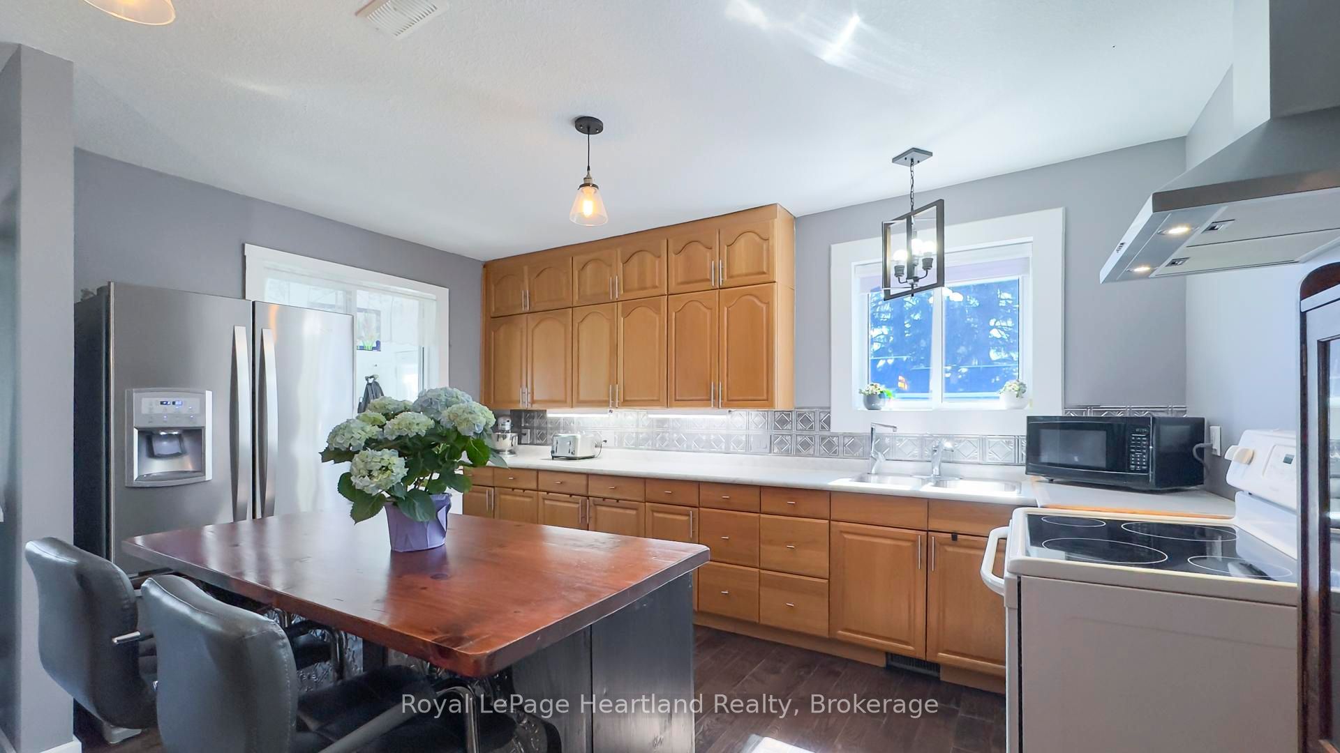36973 Londesboro Road Property Photo 8