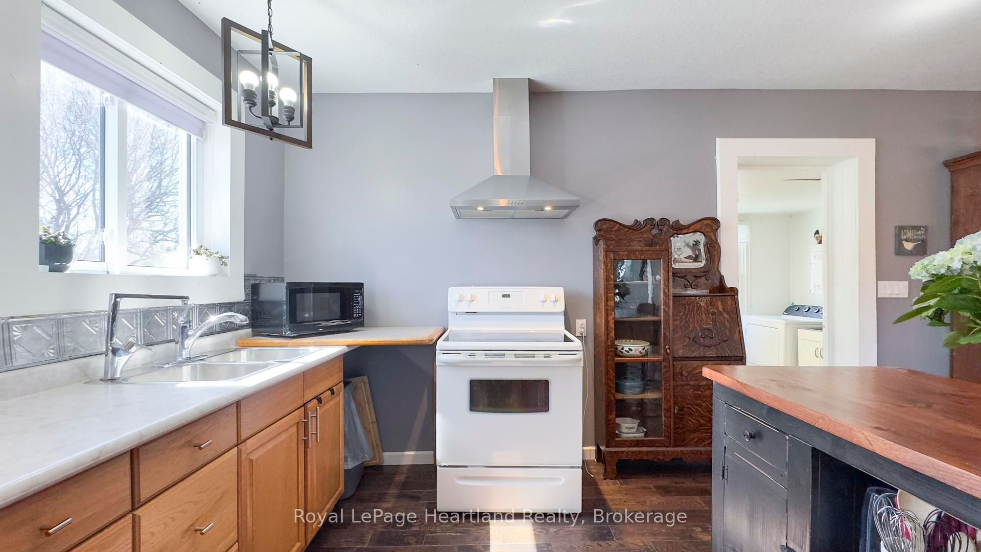 36973 Londesboro Road Property Photo 10