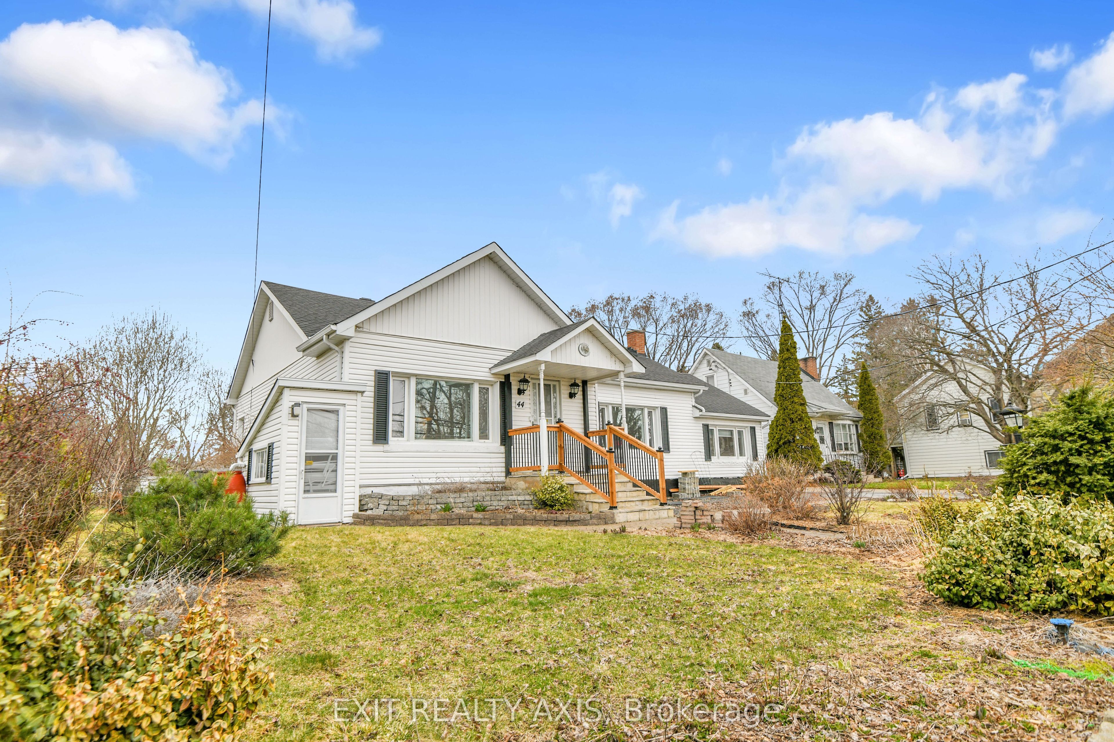44 Main Street Property Photo