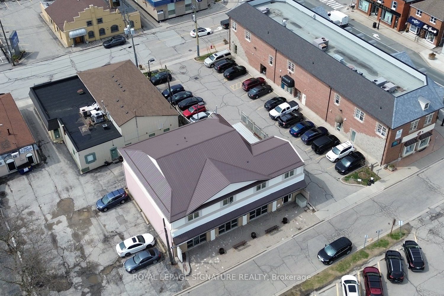 10 Franklin Ave Property Photo 4