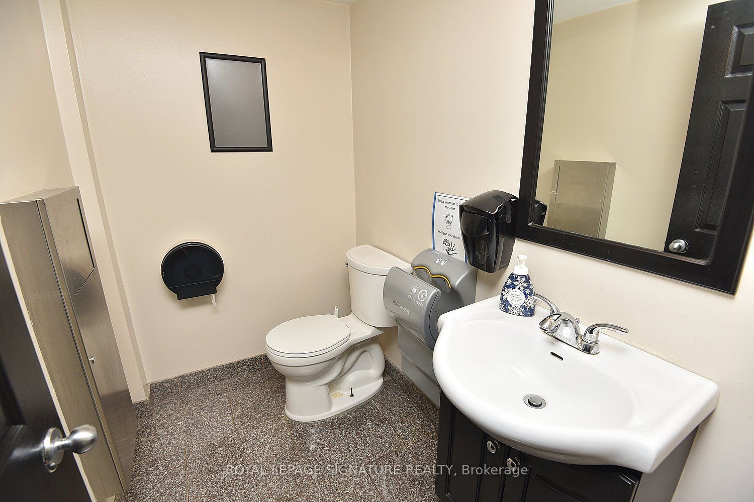 10 Franklin Ave Property Photo 21