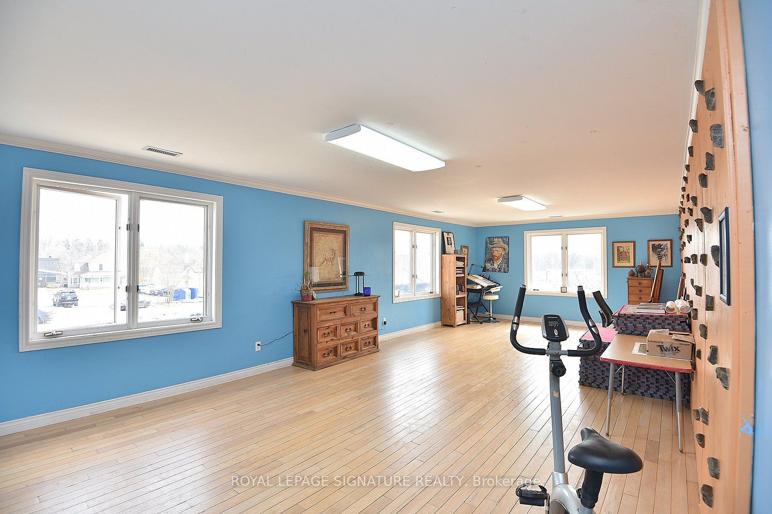 10 Franklin Ave Property Photo 28