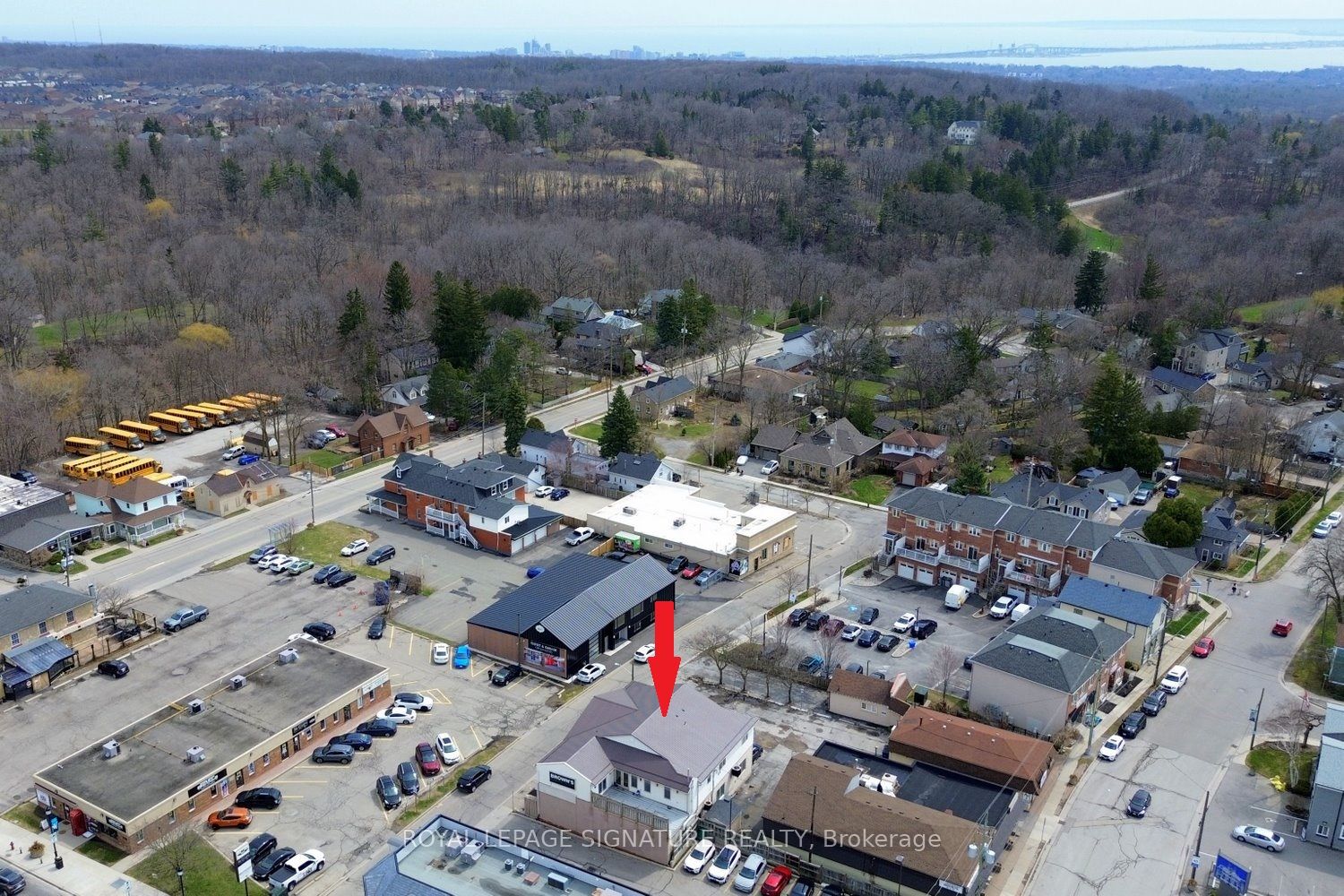 10 Franklin Ave Property Photo 43