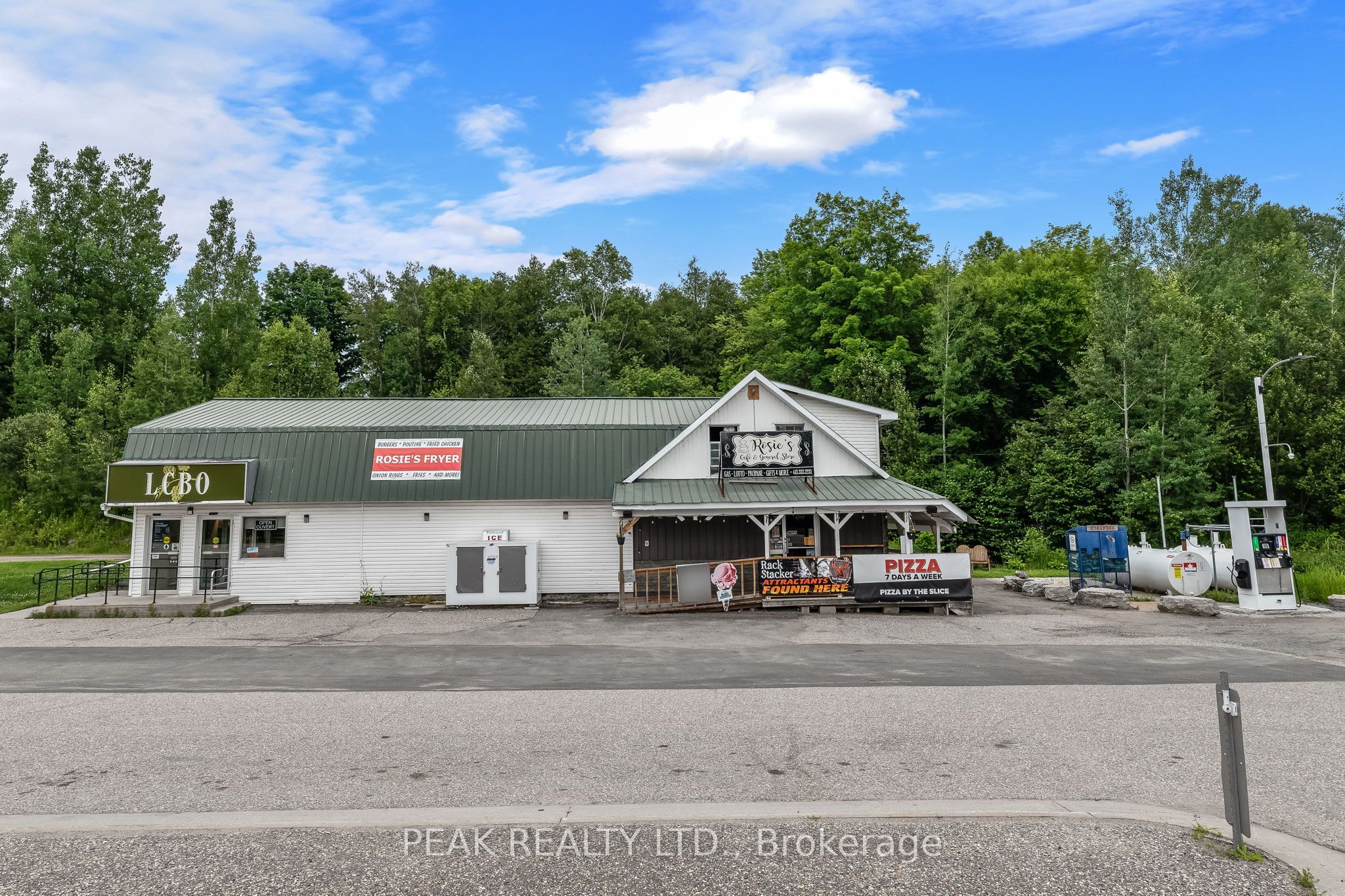 22353 Highway 41 Property Photo 1