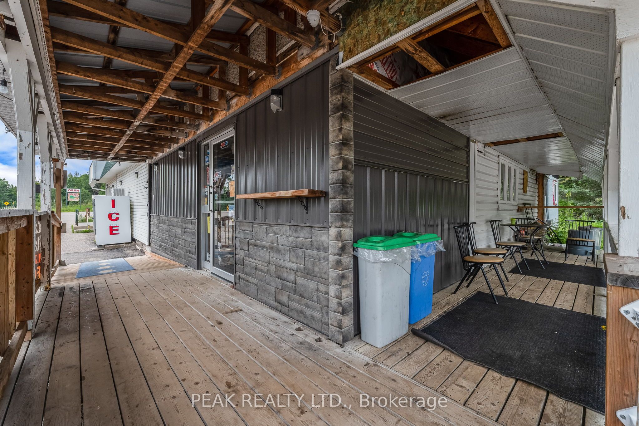 22353 Highway 41 Property Photo 6