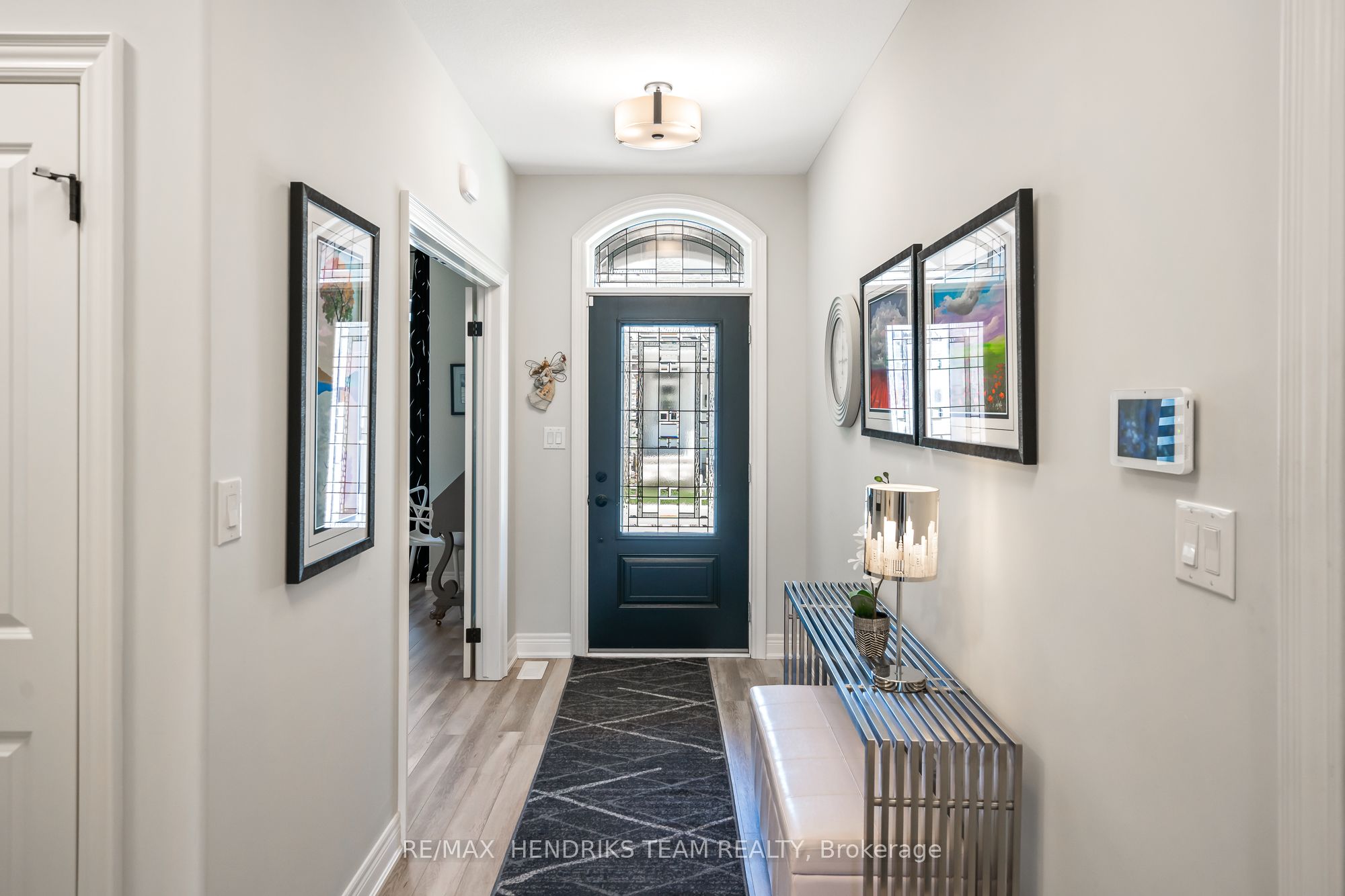 #11 - 10 Sassafras Row Property Photo 4