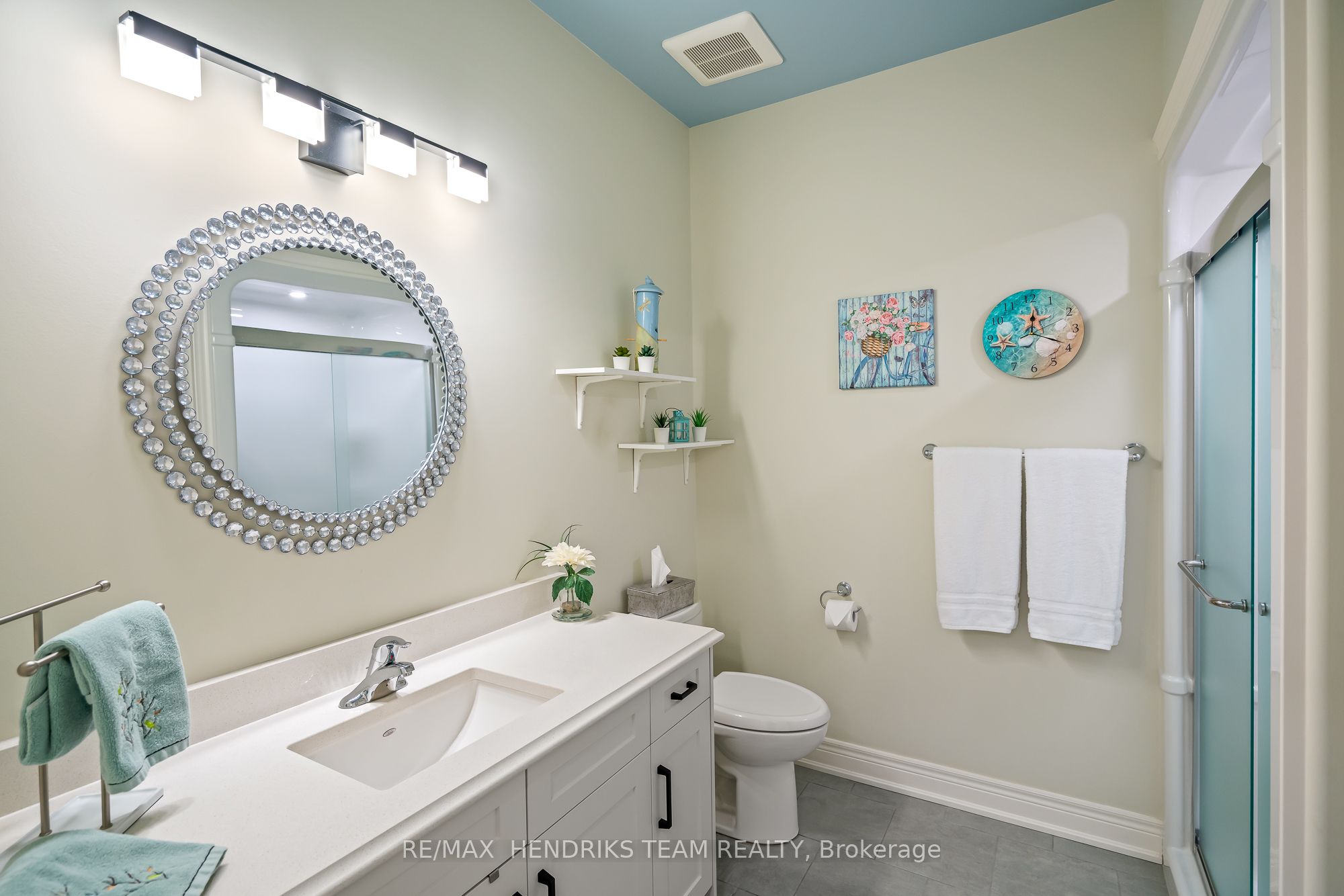 #11 - 10 Sassafras Row Property Photo 7