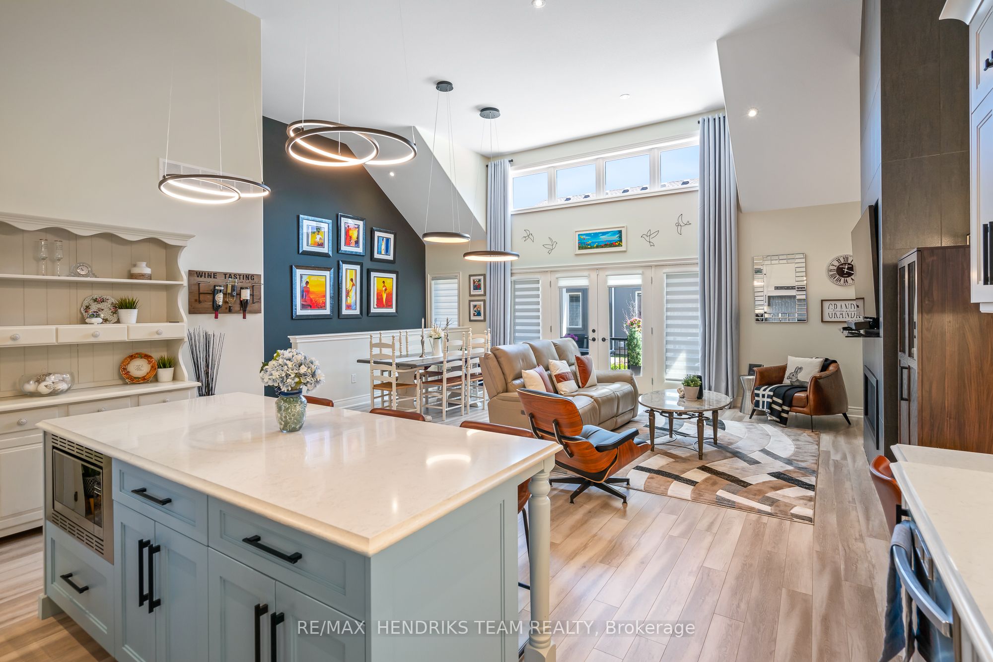 #11 - 10 Sassafras Row Property Photo 10