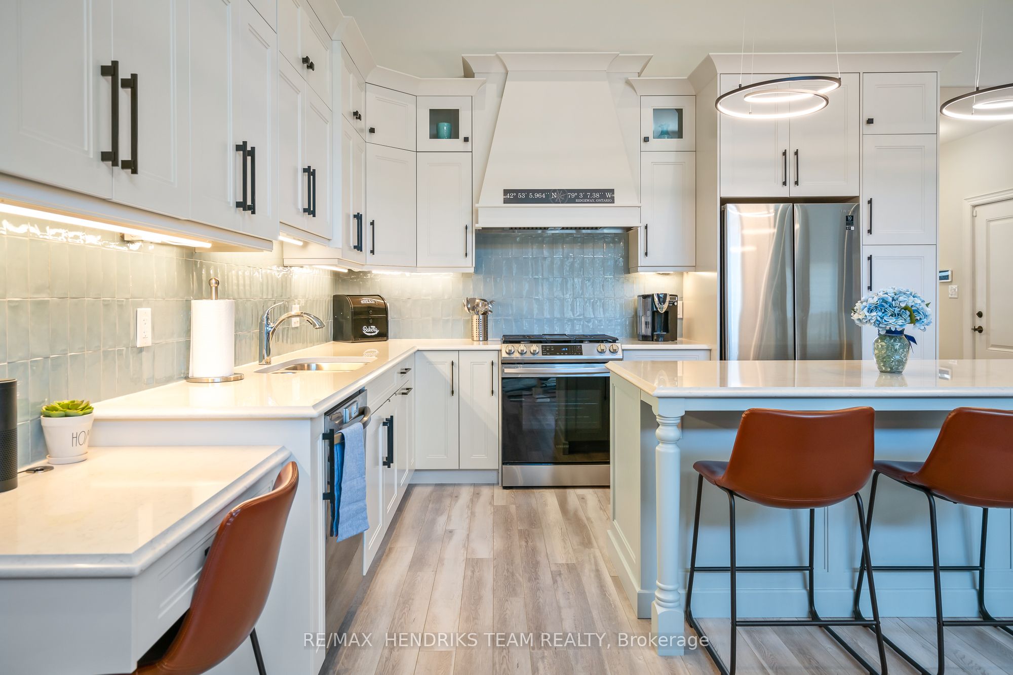 #11 - 10 Sassafras Row Property Photo 11