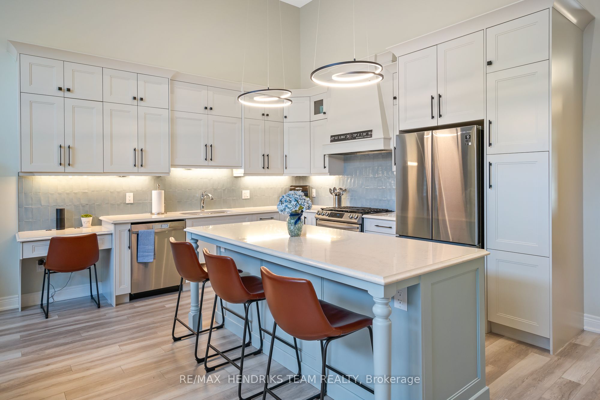 #11 - 10 Sassafras Row Property Photo 12