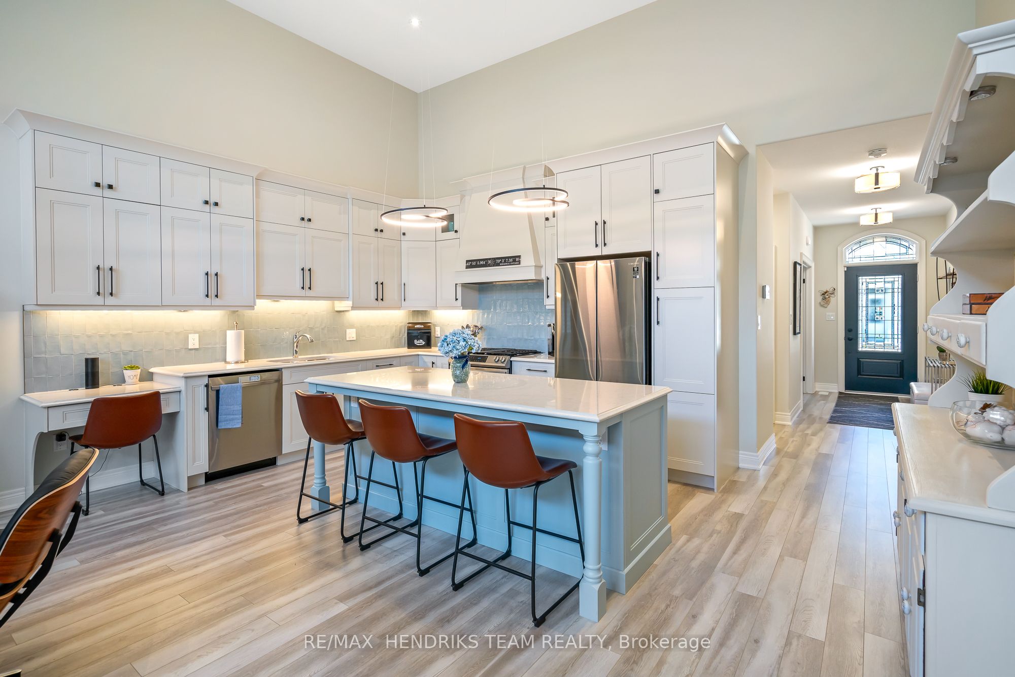 #11 - 10 Sassafras Row Property Photo 13