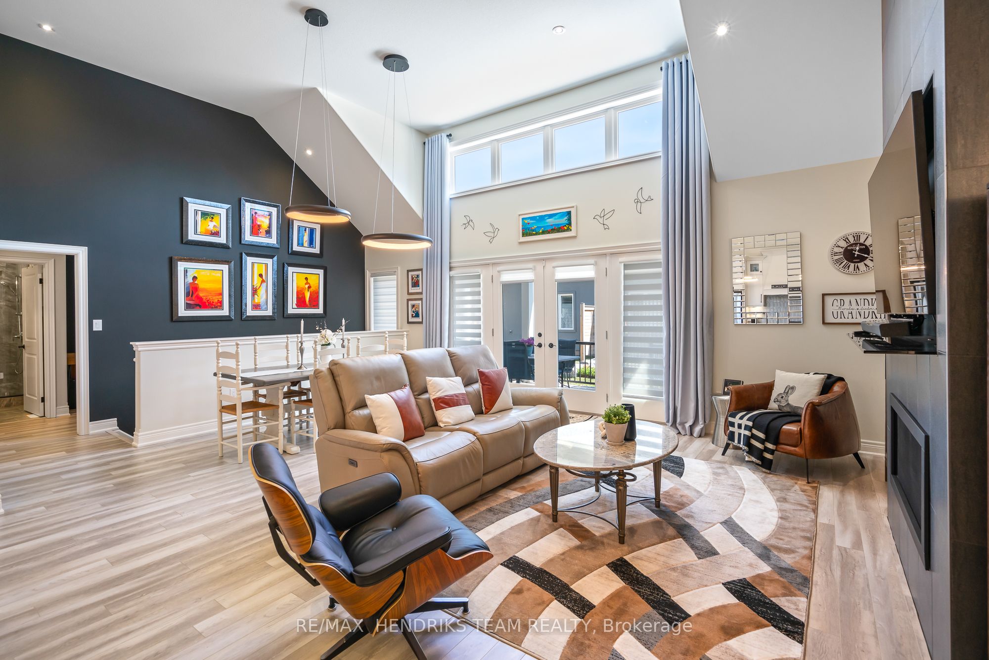 #11 - 10 Sassafras Row Property Photo 15