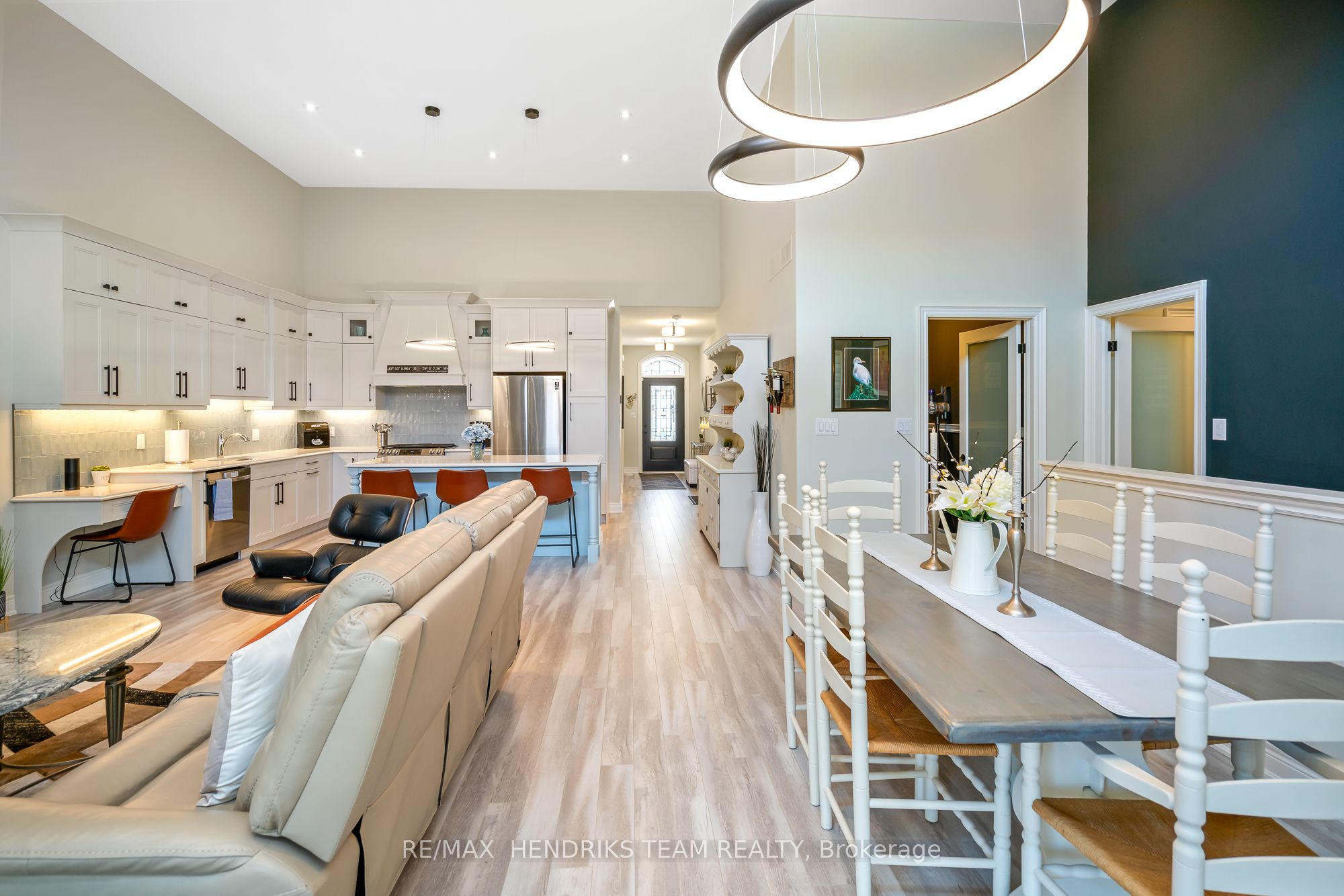 #11 - 10 Sassafras Row Property Photo 18