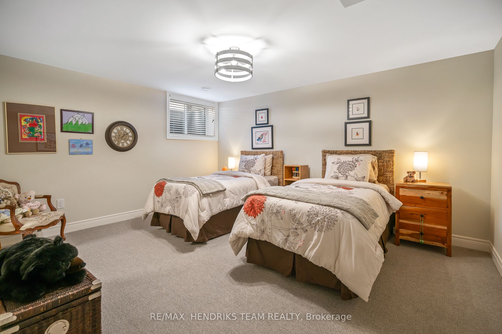 #11 - 10 Sassafras Row Property Photo 27