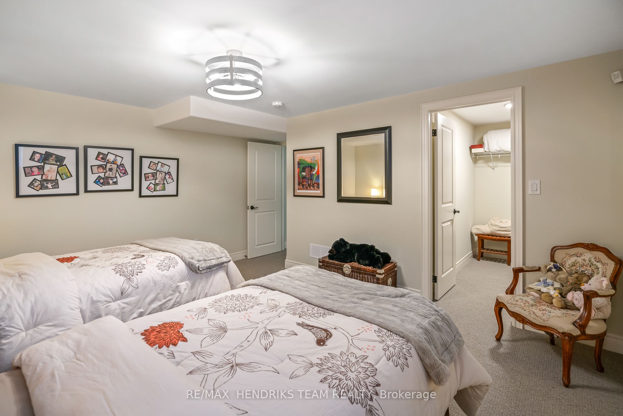 #11 - 10 Sassafras Row Property Photo 28