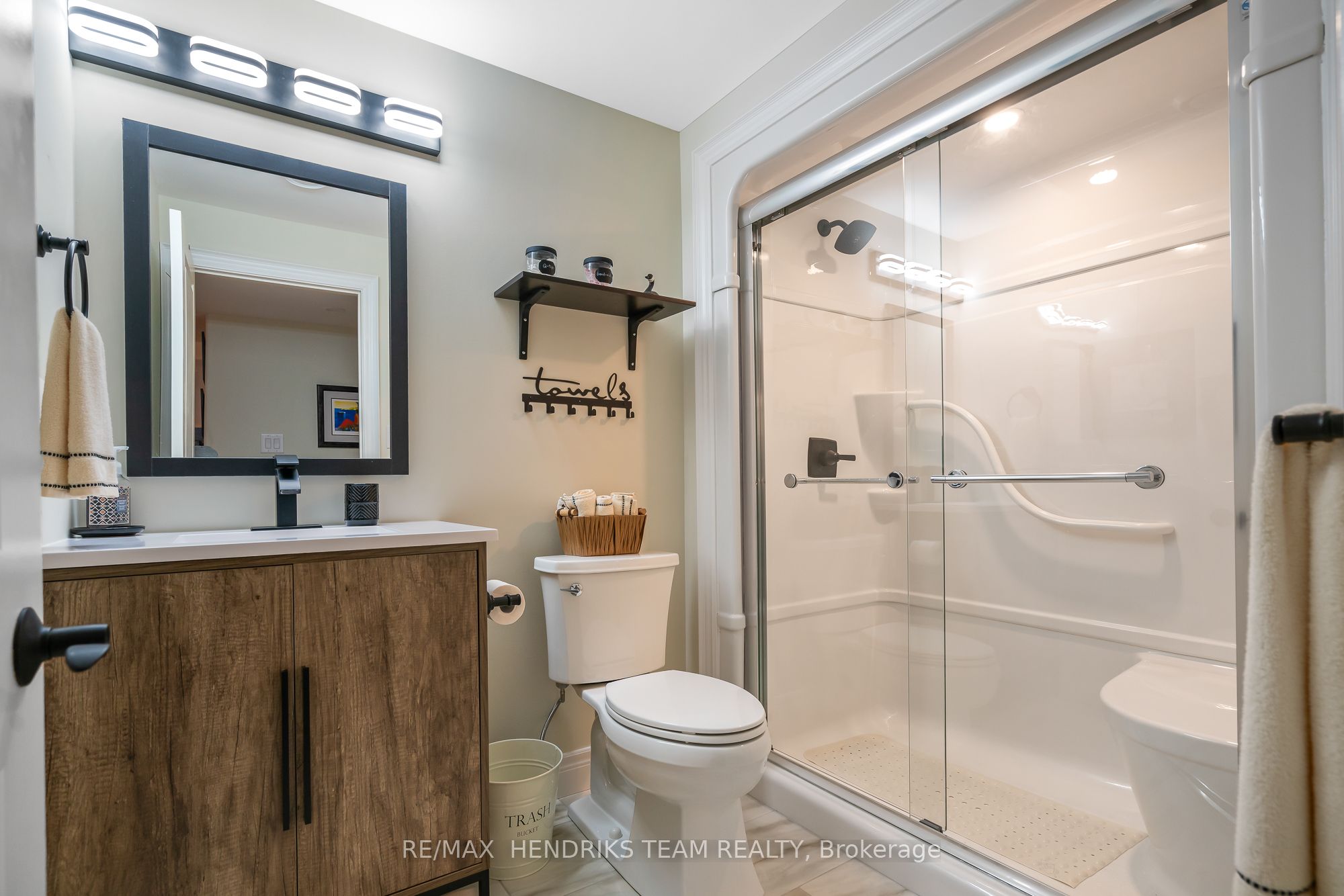 #11 - 10 Sassafras Row Property Photo 29