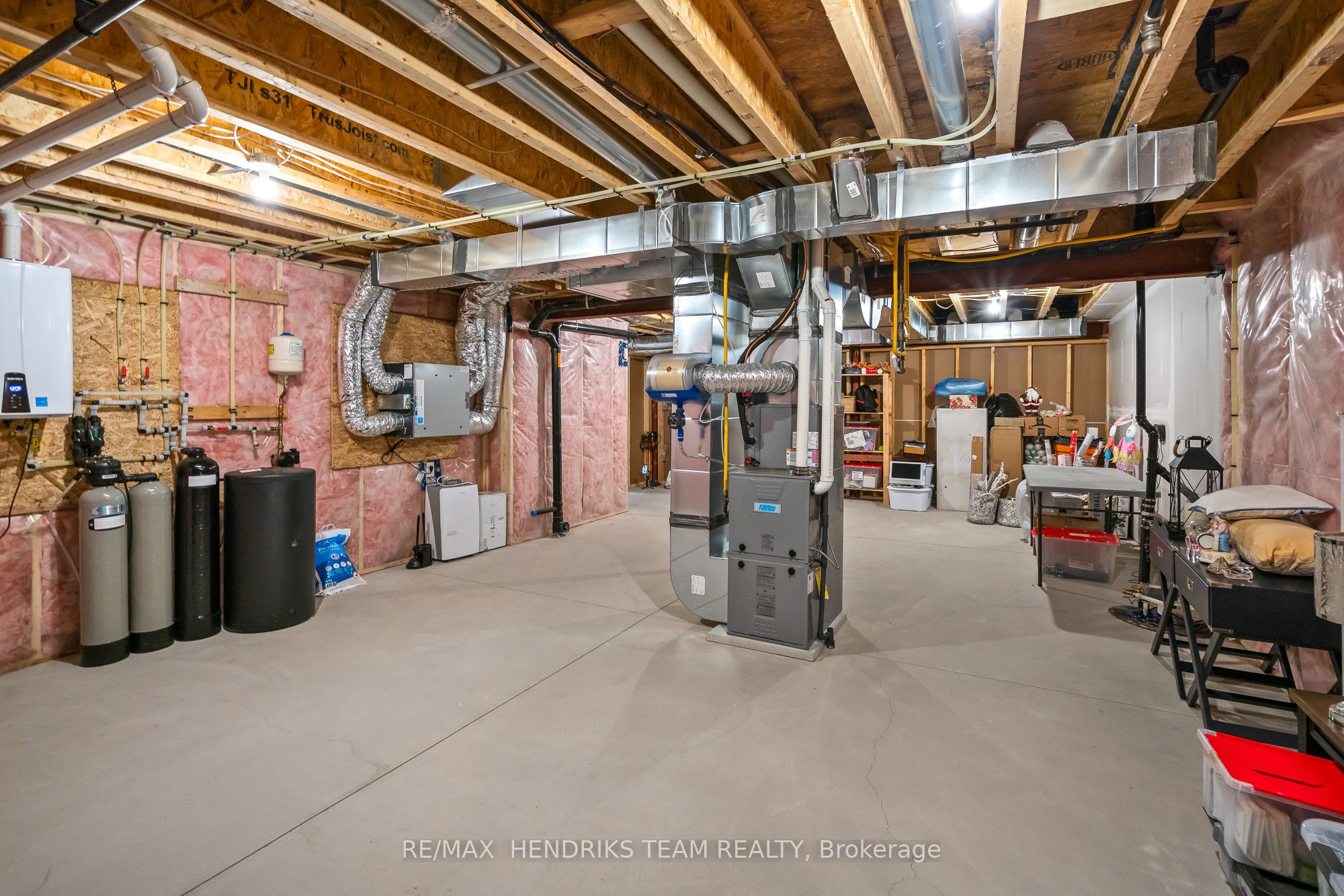 #11 - 10 Sassafras Row Property Photo 31