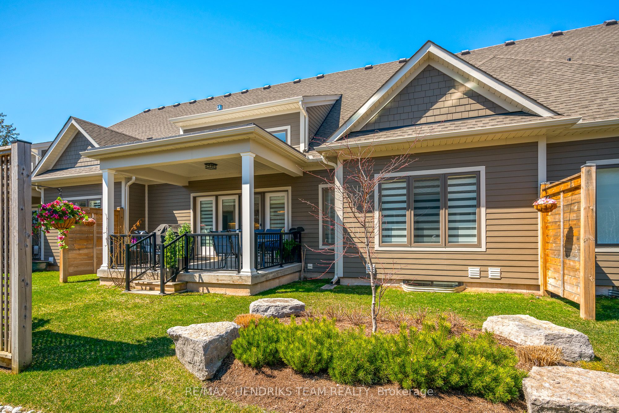 #11 - 10 Sassafras Row Property Photo 36