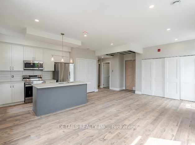 659 Donat Street 301 Property Photo 6