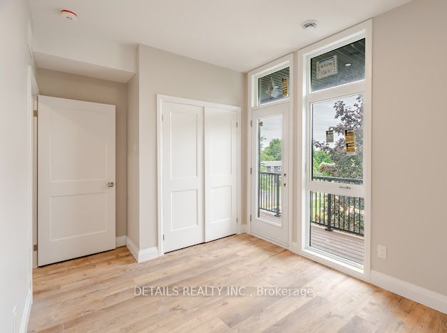 659 Donat Street 301 Property Photo 8