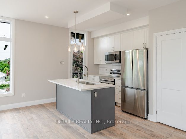 659 Donat Street 301 Property Photo 12