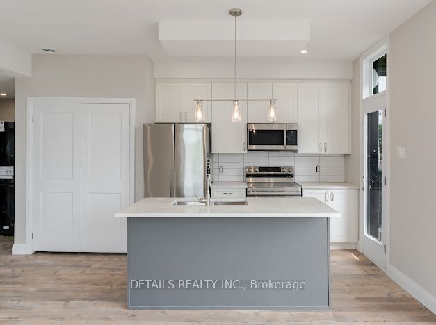659 Donat Street 301 Property Photo 13