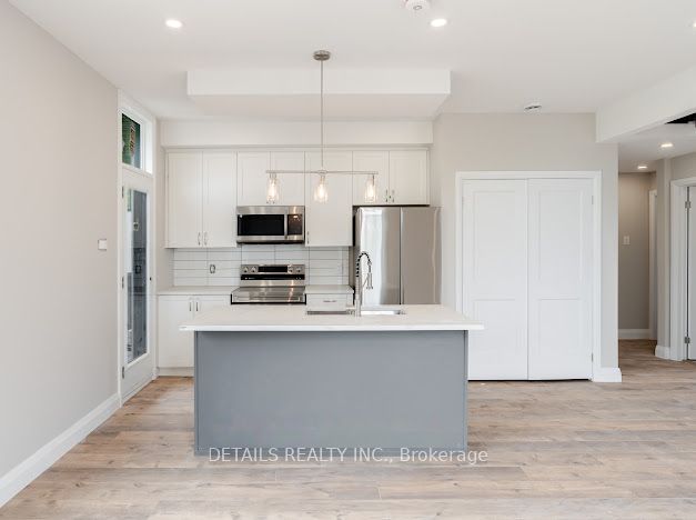 659 Donat Street 301 Property Photo 18