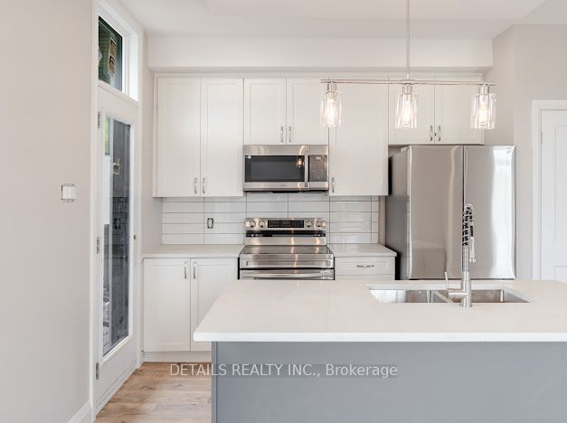 659 Donat Street 301 Property Photo 19