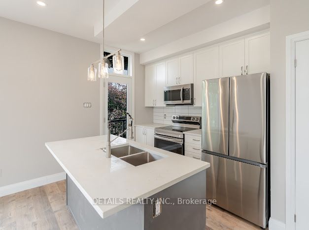 659 Donat Street 301 Property Photo 20