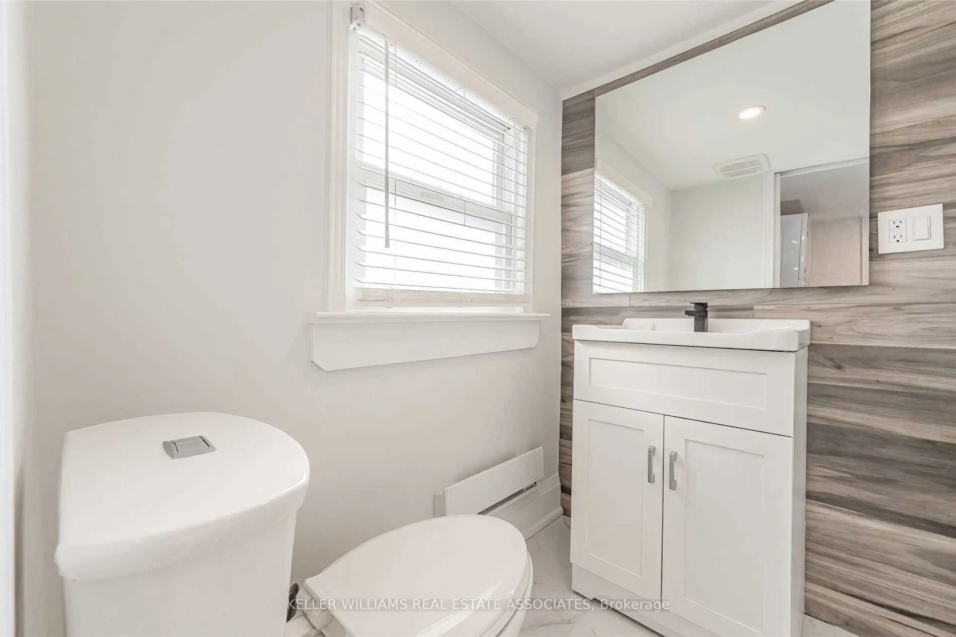 1090 Cannon Street E 2 Property Photo 11