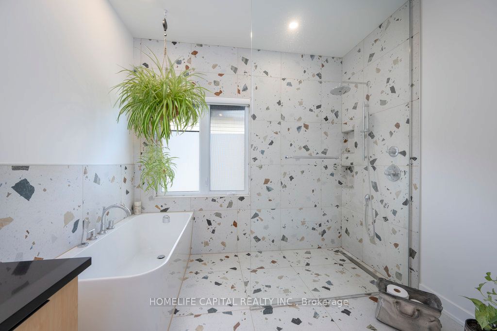 525 Barrage Street Property Photo 10