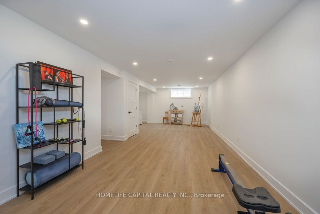 525 Barrage Street Property Photo 32
