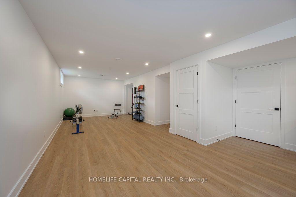 525 Barrage Street Property Photo 34