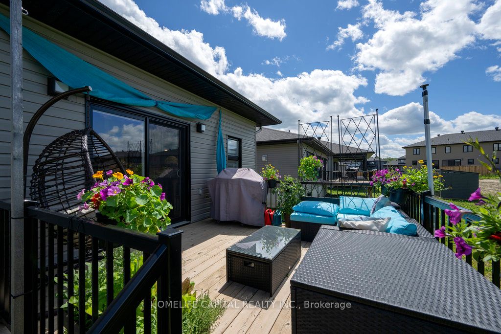 525 Barrage Street Property Photo 36